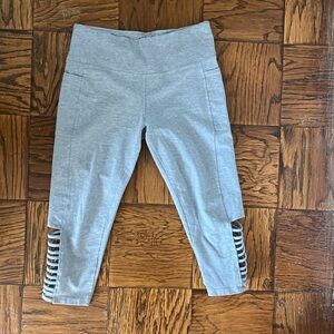 Capri Leggings w/ POCKETS and slits below knees